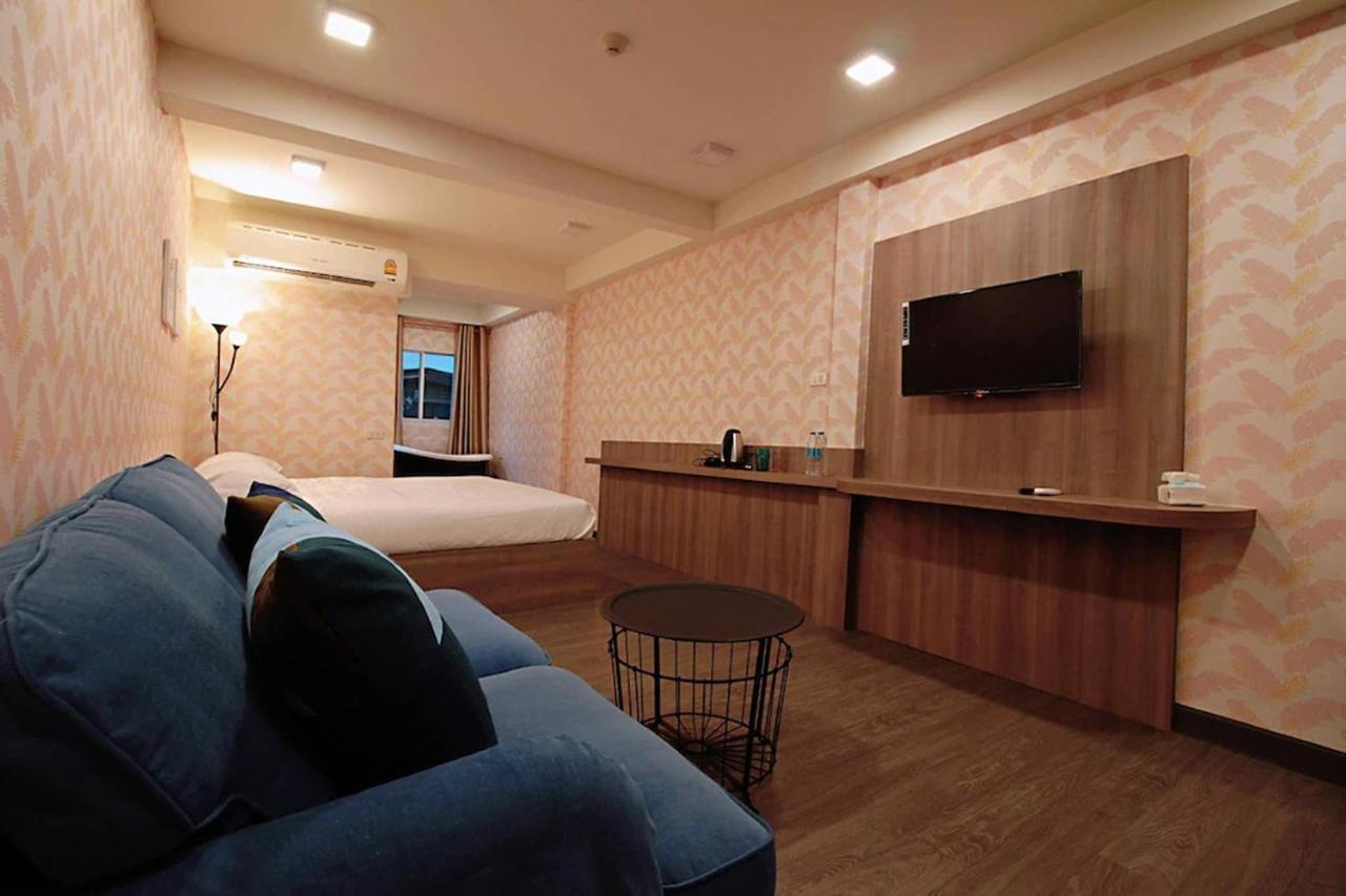 R 17 Living Hotel Bangkok Extérieur photo
