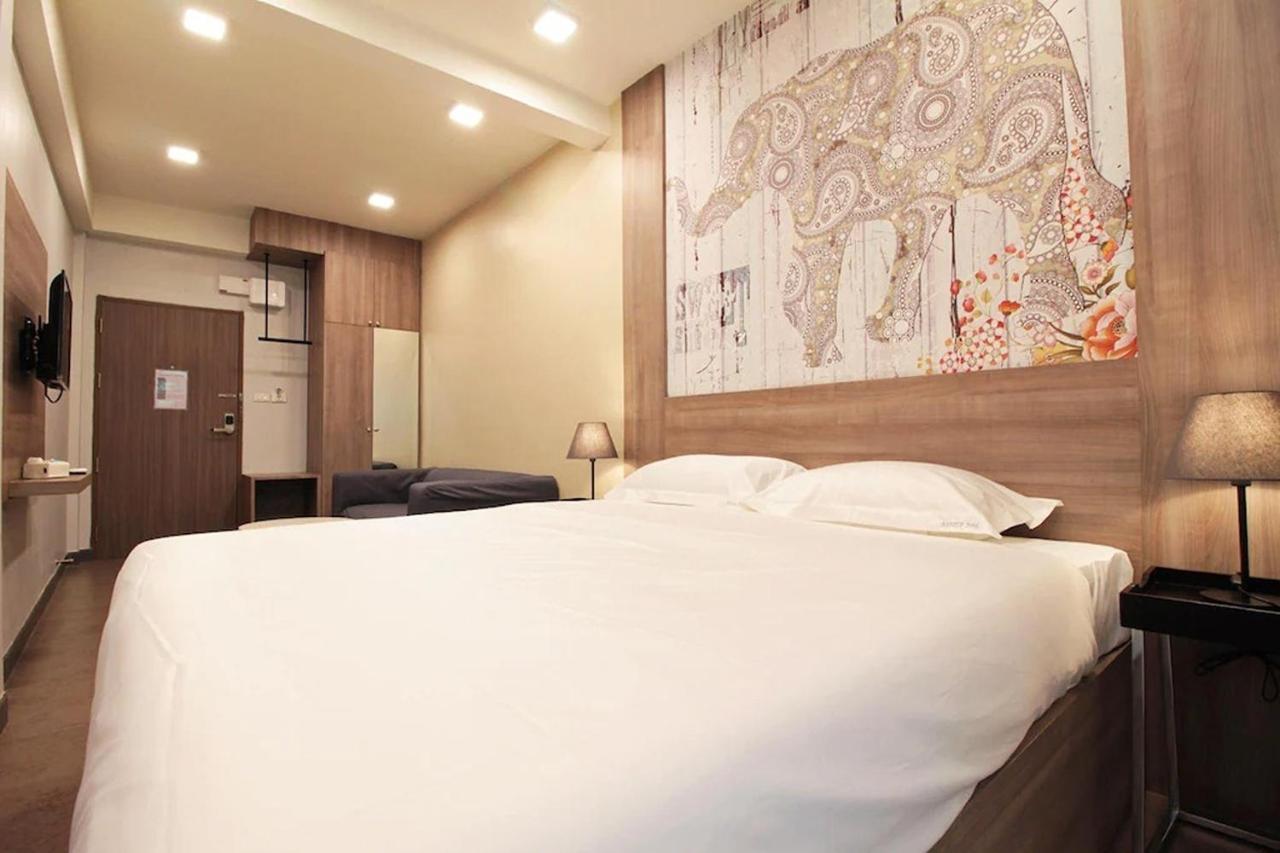 R 17 Living Hotel Bangkok Extérieur photo