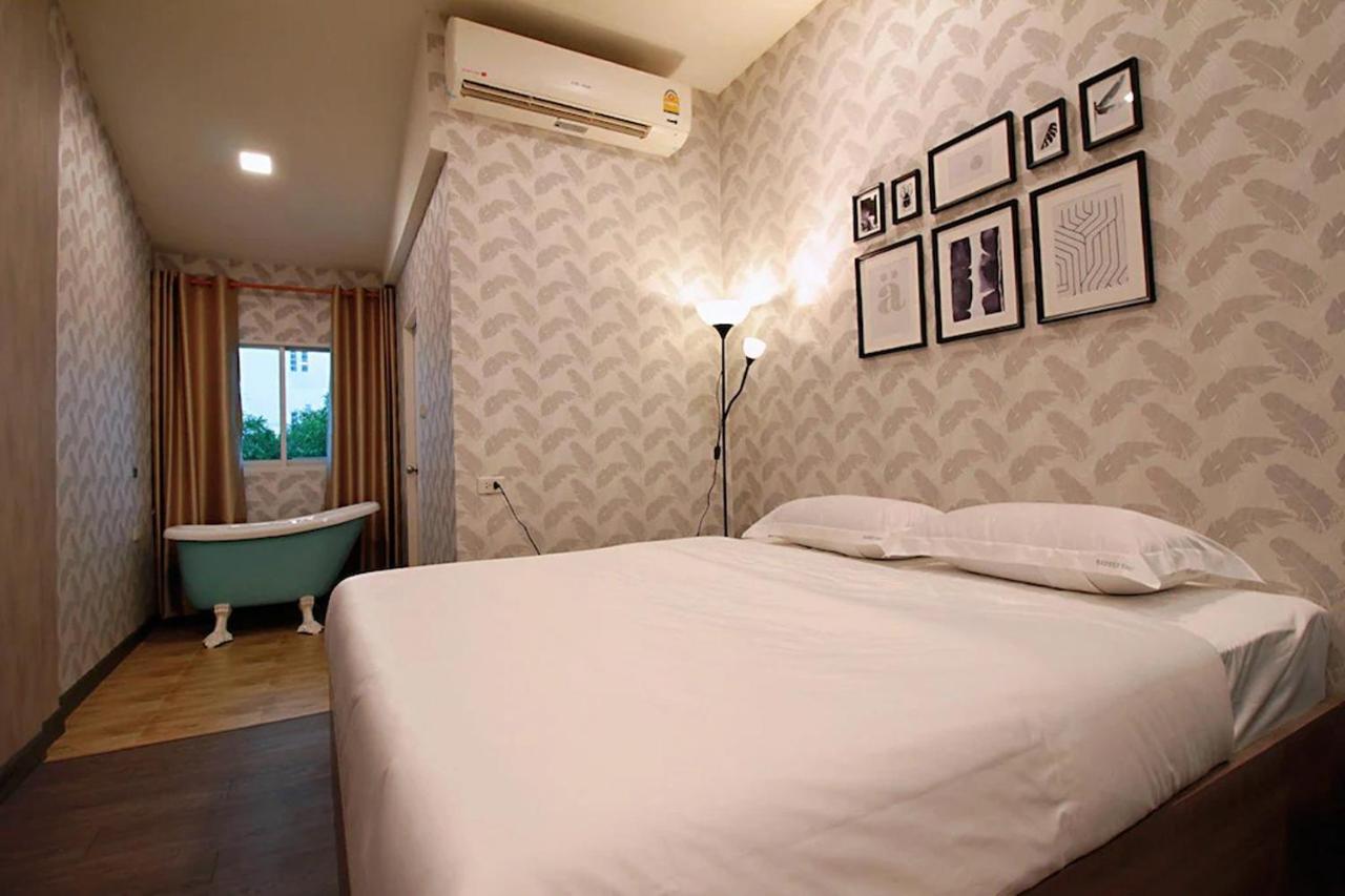 R 17 Living Hotel Bangkok Extérieur photo