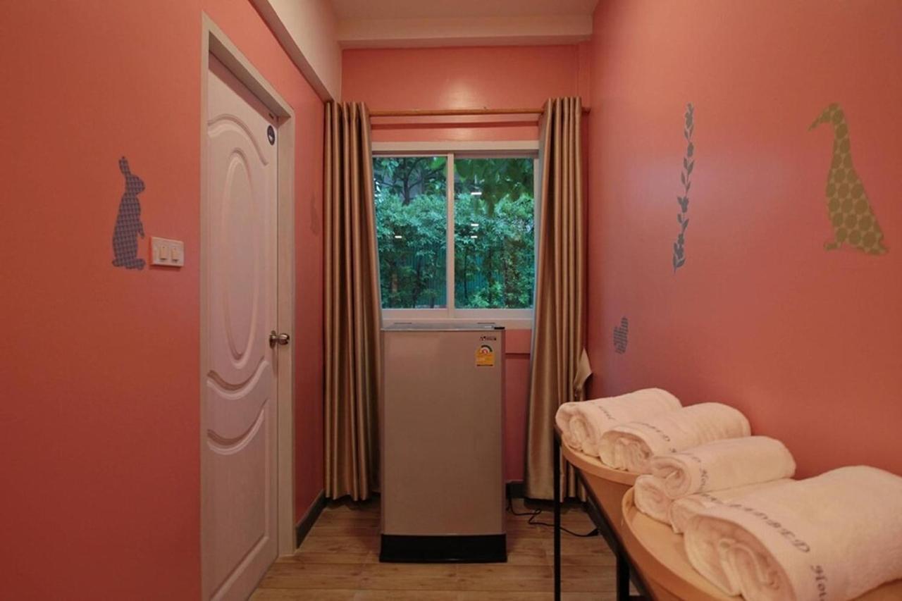 R 17 Living Hotel Bangkok Extérieur photo