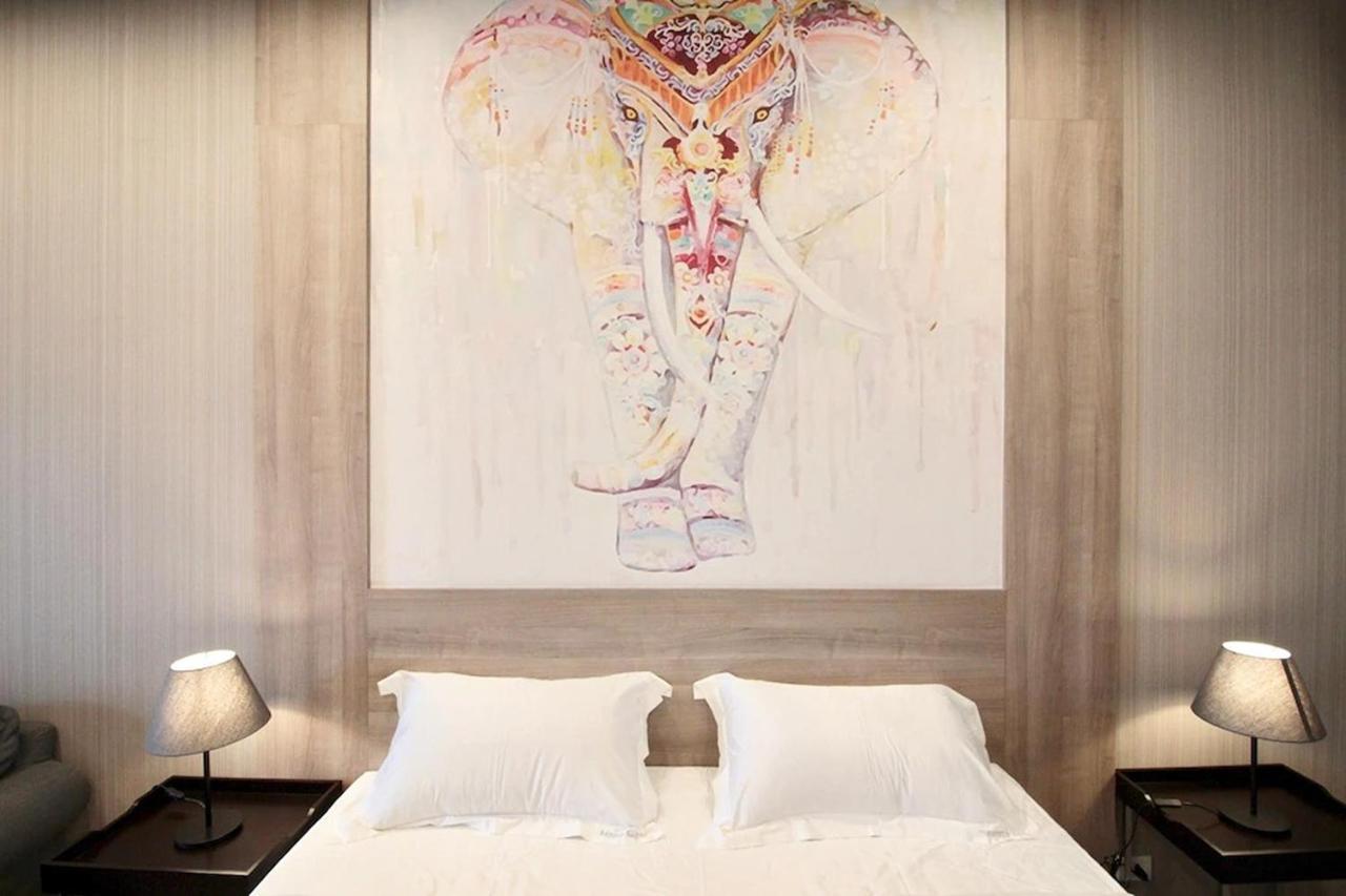 R 17 Living Hotel Bangkok Extérieur photo