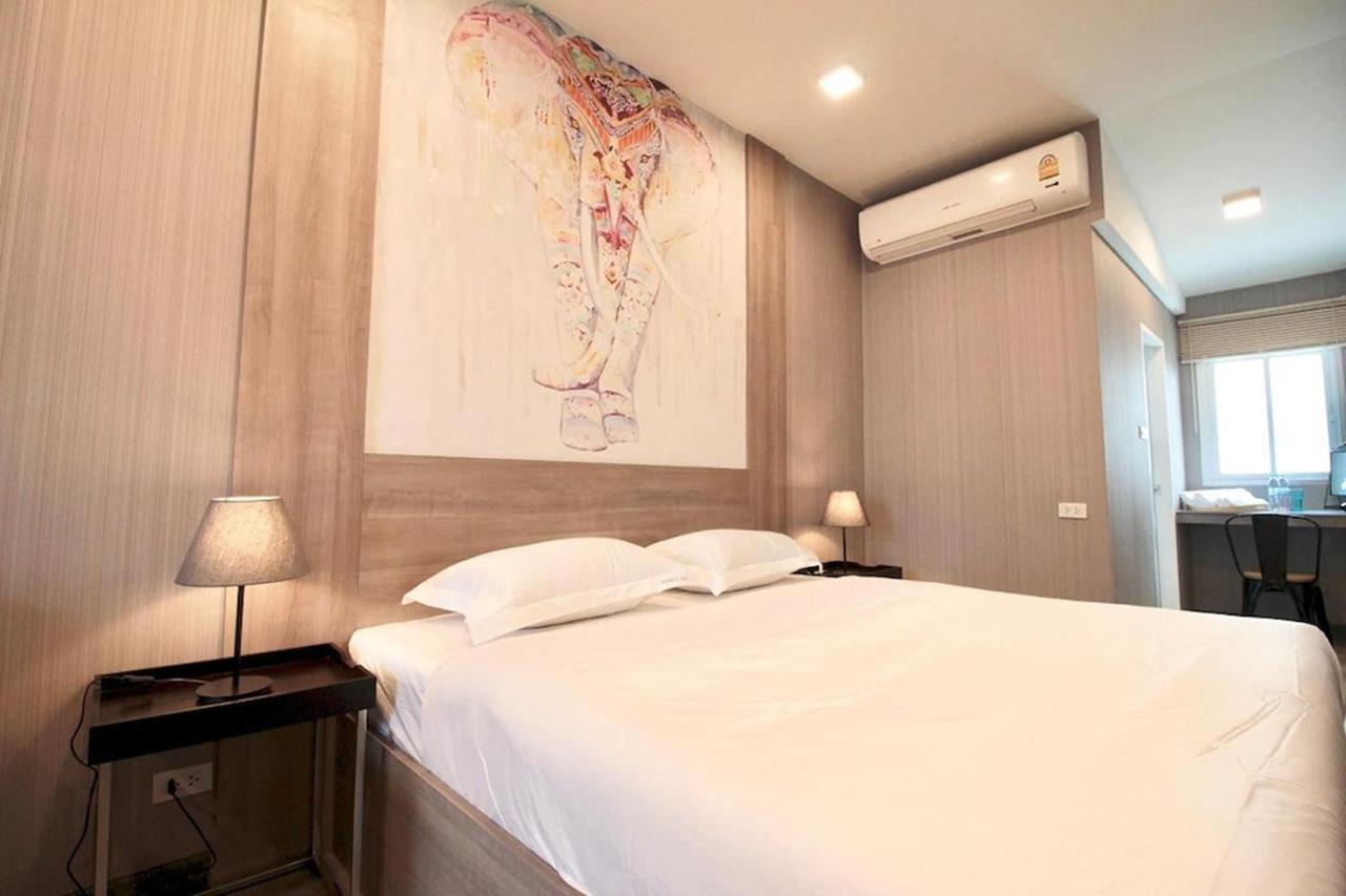 R 17 Living Hotel Bangkok Extérieur photo