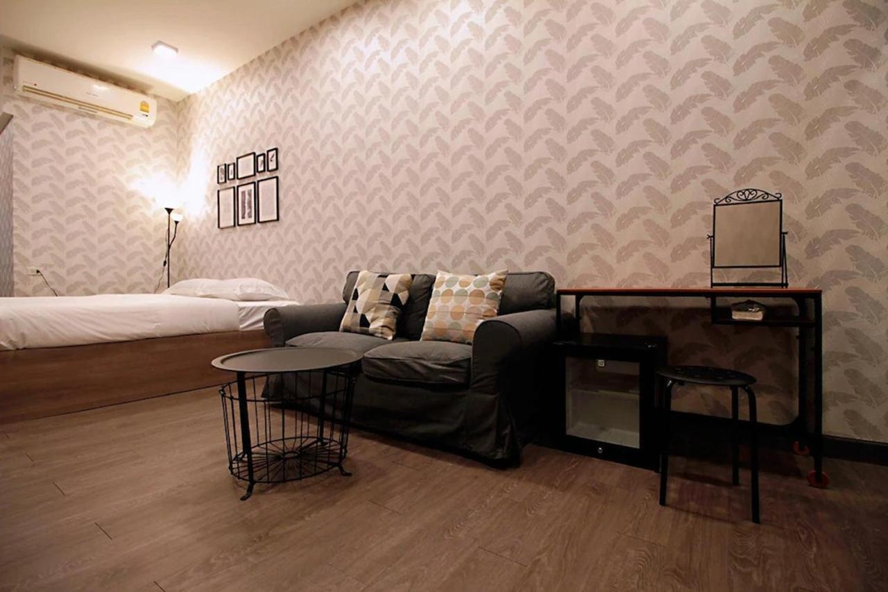 R 17 Living Hotel Bangkok Extérieur photo